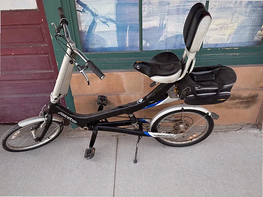 Giant Revive Semi-recumbent adjustable hybrid bike