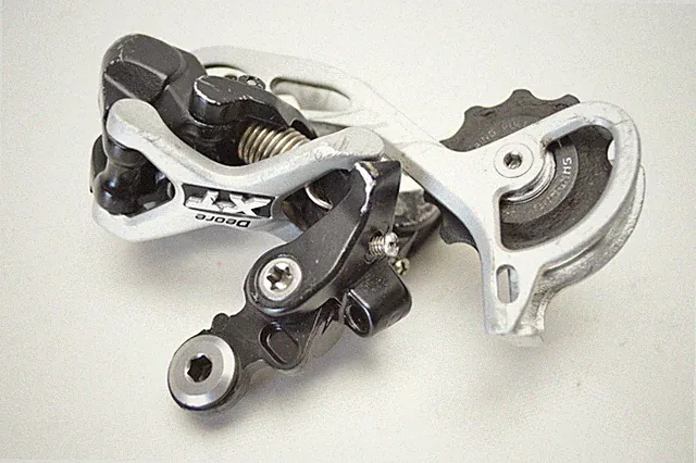 SHIMANO DEORE XT BICYCLE MEGA 9 SPEED GS MEDIUM CAGE REAR DERAILLEUR RD-M772